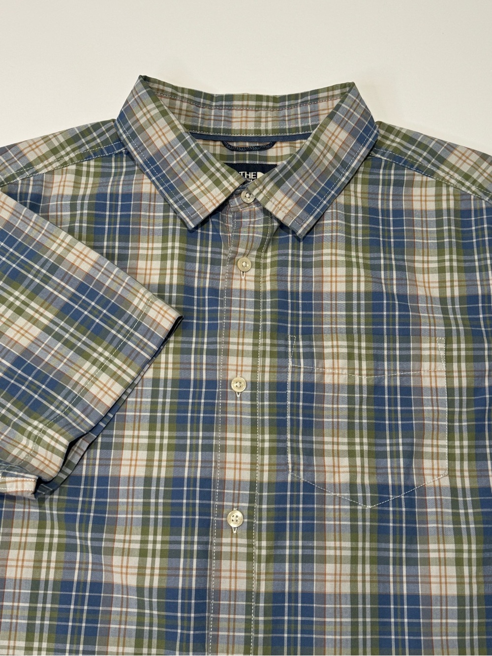 The North Face Men's Large Short Sleeve Button Down Blue Green Plaid Outdoor